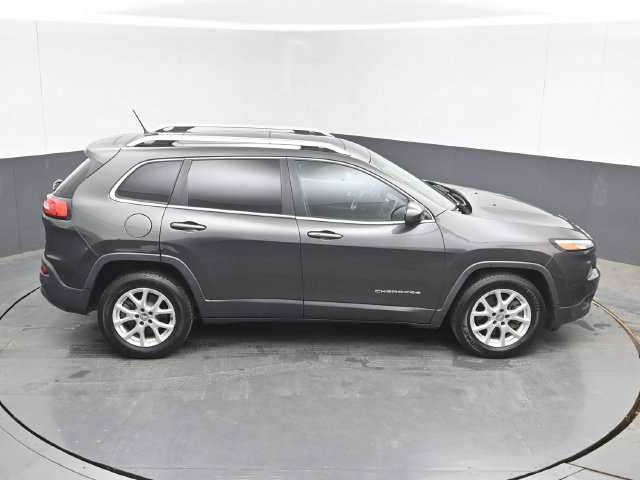 Used 2015 Jeep Cherokee Latitude w/ Comfort/Convenience Group FWD image 39