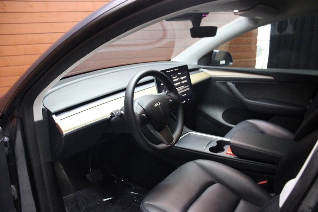 Used 2023 Tesla Model Y Long Range AWD/4WD image 17