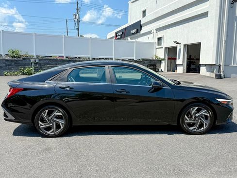Used 2024 Hyundai Elantra Limited FWD image 8
