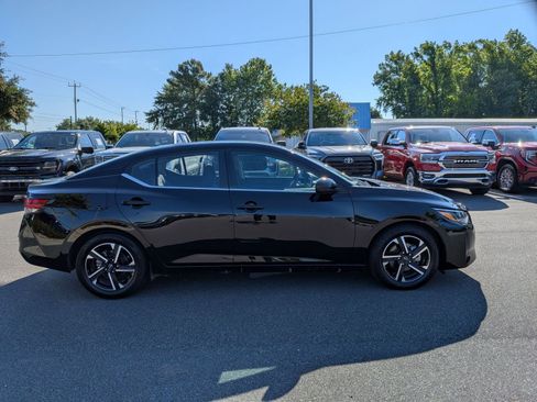 Used 2024 Nissan Sentra SV FWD image 2