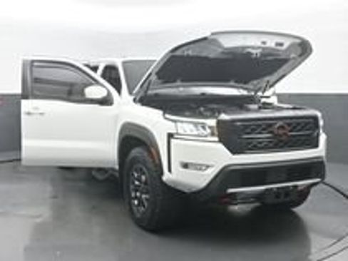 Used 2022 Nissan Frontier PRO-4X w/ Pro-4X Premium Package AWD/4WD image 36