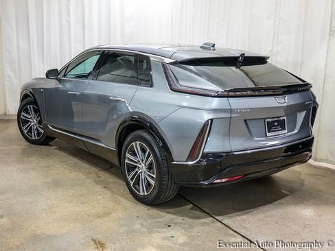 Certified 2024 Cadillac Lyriq Luxury AWD/4WD image 8