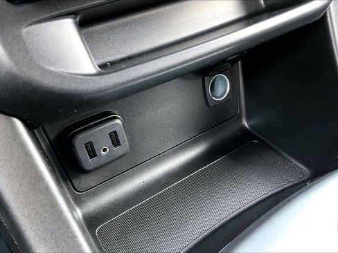 Used 2022 Chevrolet Colorado LT w/ Fleet Safety Package image 33