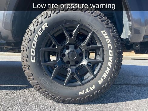 Used 2021 Toyota Tacoma TRD Sport image 11