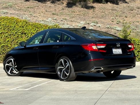 Used 2022 Honda Accord Sport image 2