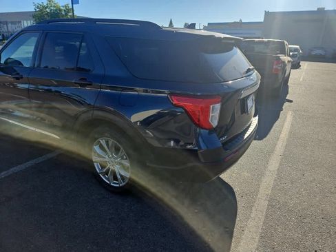 Used 2023 Ford Explorer XLT w/ Equipment Group 202A RWD image 5