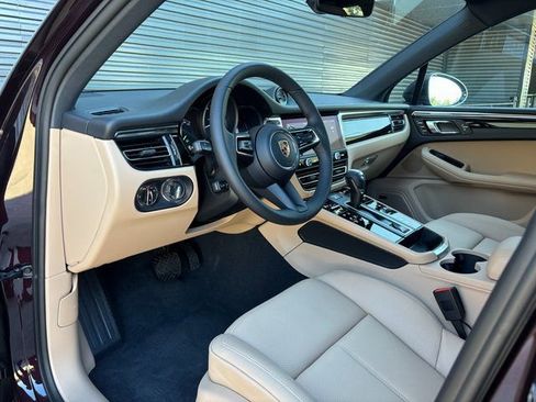 Certified 2026 Porsche Macan image 4