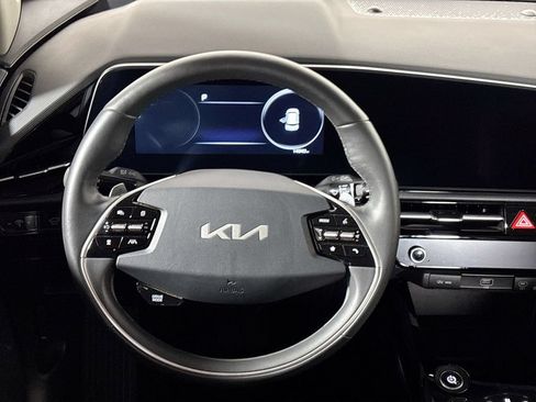 Used 2024 Kia Niro Wind w/ Wind Preserve Package FWD image 13