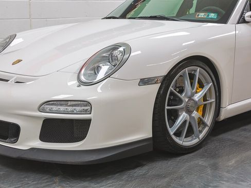 Used 2010 Porsche 911 GT3 RWD image 5