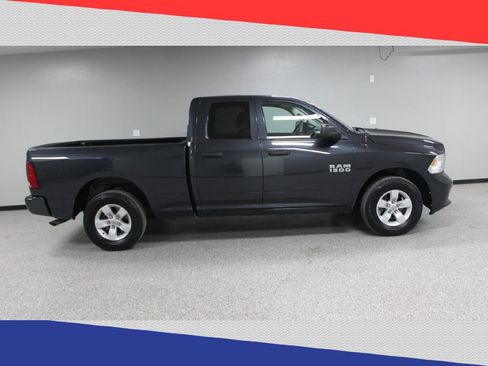 Used 2017 RAM 1500 Express image 2