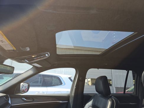 Used 2024 Jeep Grand Cherokee L Limited w/ Luxury Tech Group II image 15