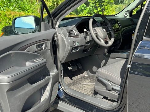 New 2026 Honda Ridgeline Sport image 6