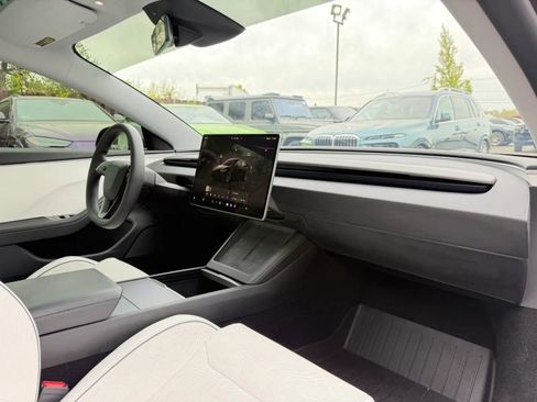 Used 2024 Tesla Model 3 Performance AWD/4WD image 31