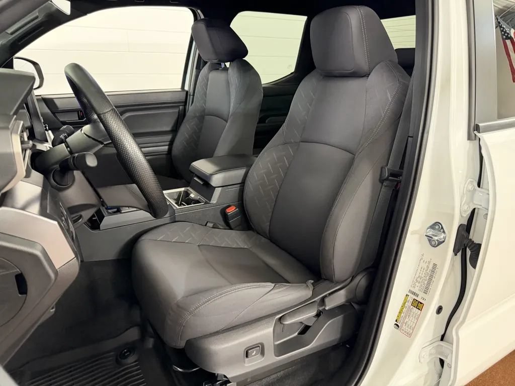 Used 2025 Toyota Tacoma SR5 AWD/4WD image 13