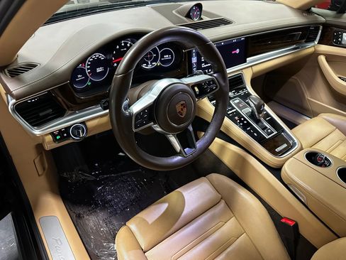 Used 2018 Porsche Panamera image 8