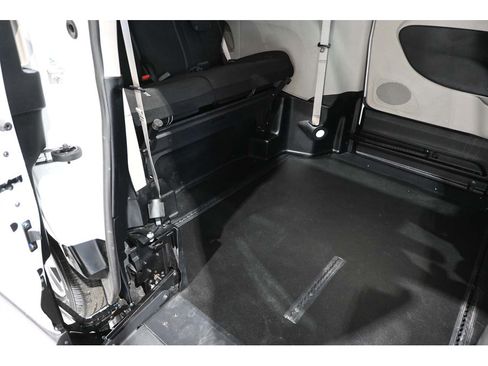 Used 2024 Chrysler Voyager LX FWD image 18