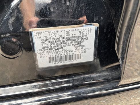 Used 2025 Nissan Versa SV FWD image 27