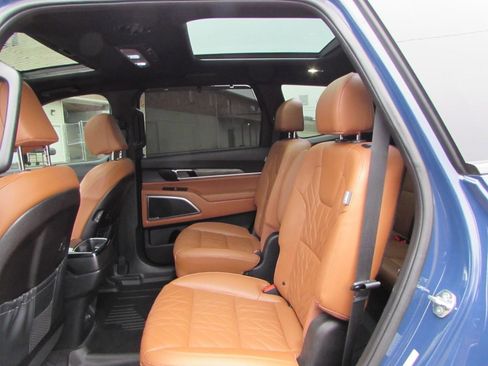 Used 2024 Kia Telluride SX X-Line image 23