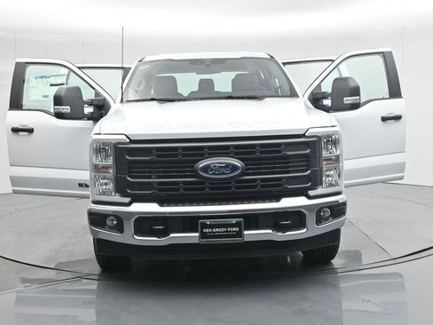 New 2026 Ford F350 XL w/ XL Chrome Package RWD image 32