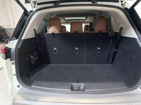 Used 2024 Nissan Pathfinder Platinum w/ Cargo Package AWD/4WD image 28