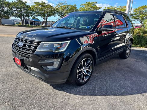 Used 2017 Ford Explorer Sport w/ Equipment Group 401A AWD/4WD image 7