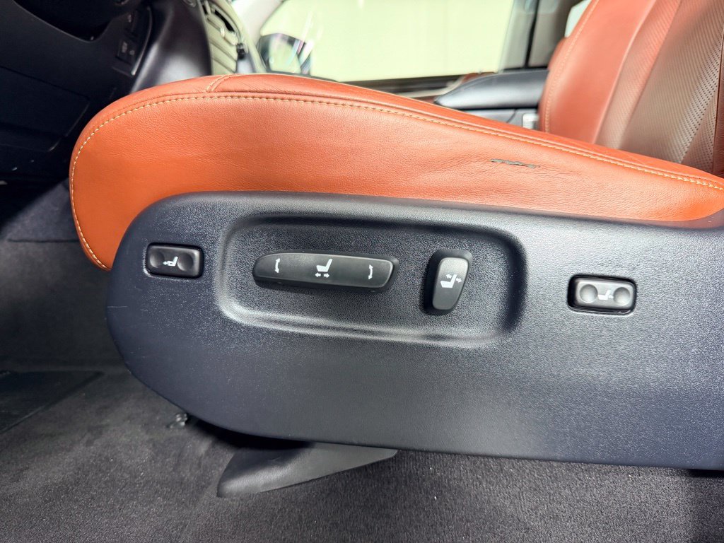 Used 2019 Lexus LX 570 4WD w/ Luxury Package image 20