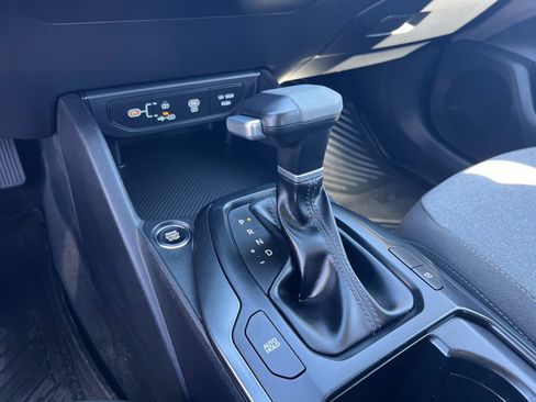 Used 2025 Kia K4 LXS image 18