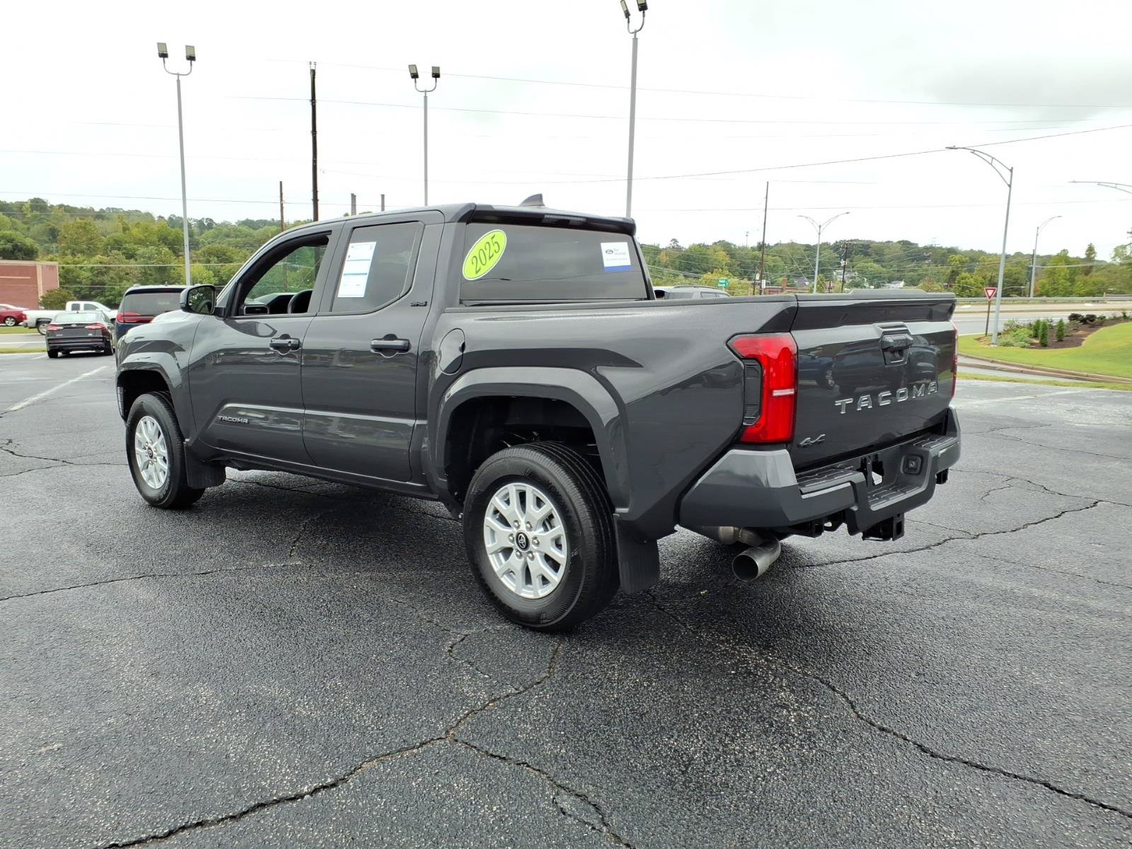 Used 2025 Toyota Tacoma SR5 AWD/4WD image 6