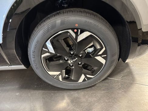 New 2026 Kia Niro Wind w/ Wind Preserve Package FWD image 17