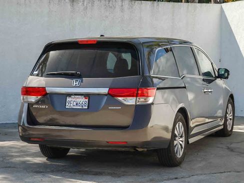 Used 2016 Honda Odyssey SE image 4