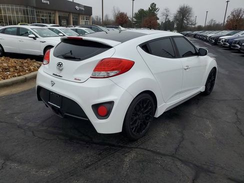 Used 2016 Hyundai Veloster Turbo image 4
