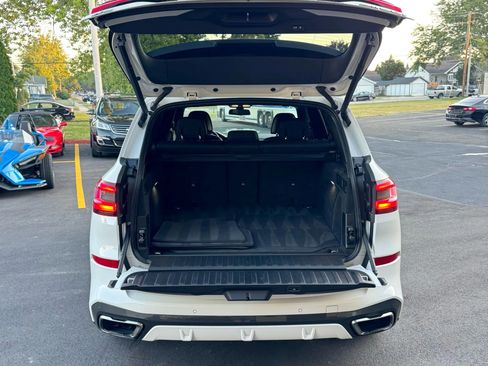 Used 2021 BMW X5 M50i w/ Executive Package image 27