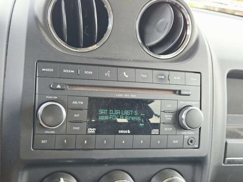 Used 2011 Jeep Patriot Latitude FWD image 16