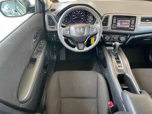 Used 2017 Honda HR-V LX image 11