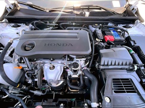 Used 2025 Honda Civic Sport image 31