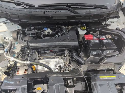 Used 2020 Nissan Rogue SV FWD image 21