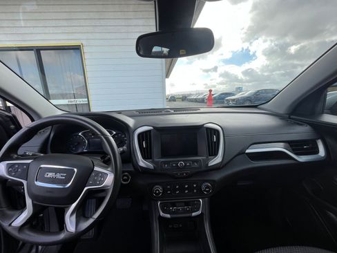 Used 2024 GMC Terrain SLE FWD image 33