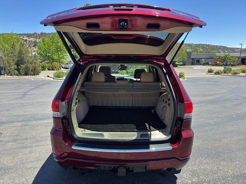 Used 2020 Jeep Grand Cherokee Overland AWD/4WD image 10