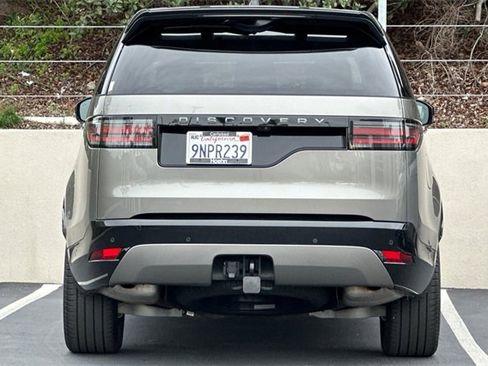 Certified 2024 Land Rover Discovery Dynamic SE image 4