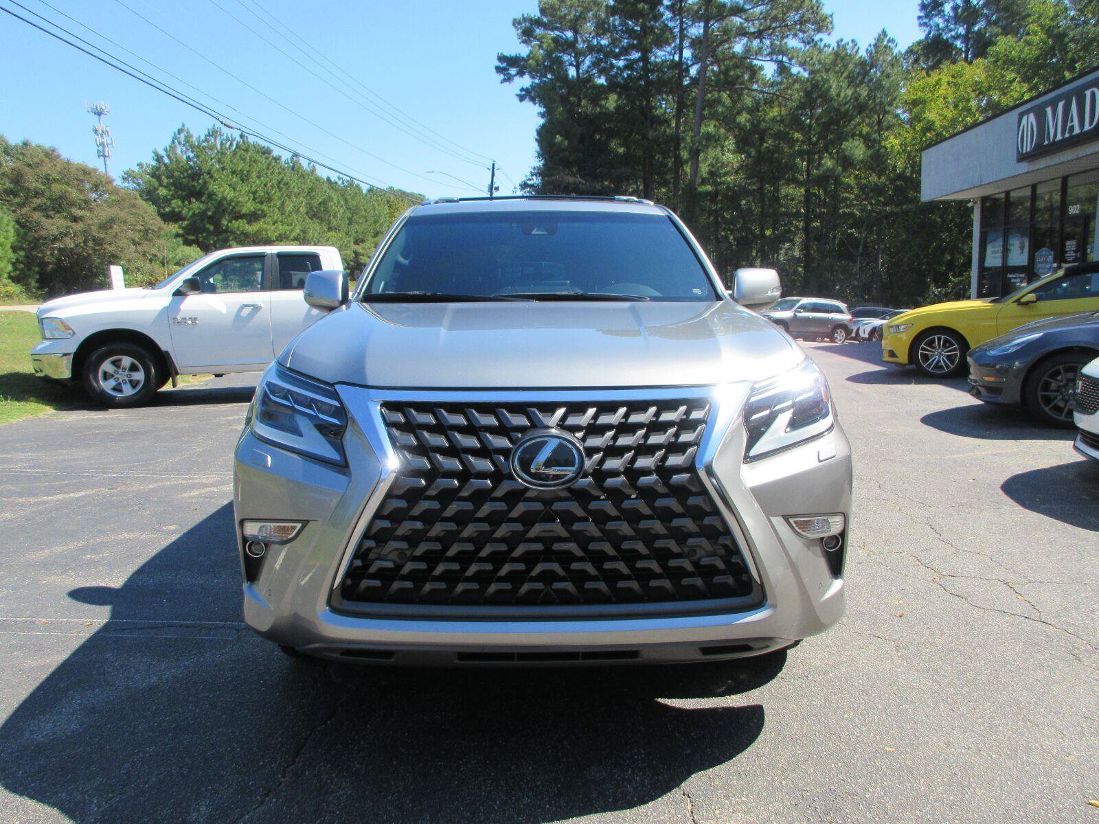 Used 2022 Lexus GX 460 Premium w/ Premium Plus Package AWD/4WD image 2