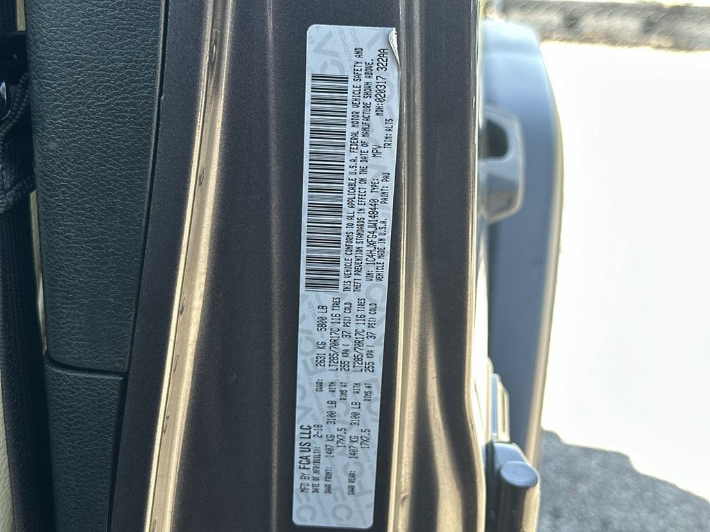 Used 2018 Jeep Wrangler Unlimited Rubicon w/ Dual Top Group AWD/4WD image 44