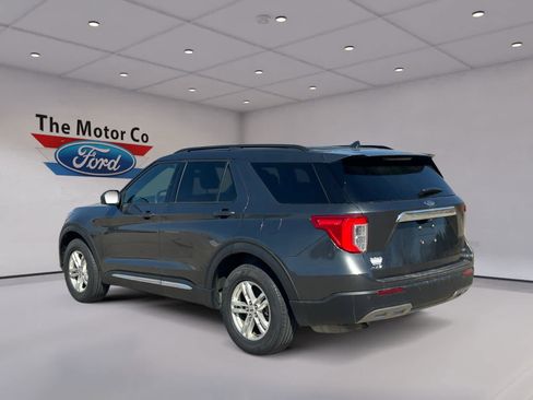 Used 2020 Ford Explorer XLT w/ Equipment Group 202A AWD/4WD image 7