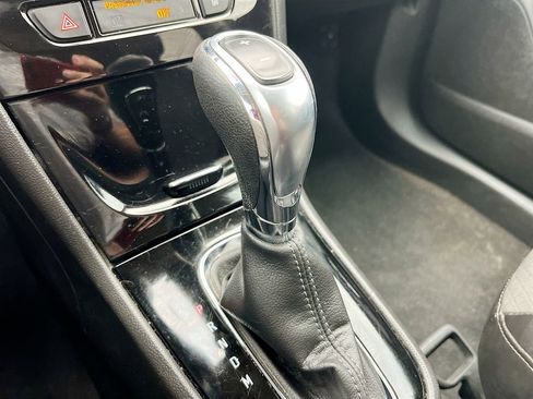 Used 2020 Buick Encore Preferred FWD image 16