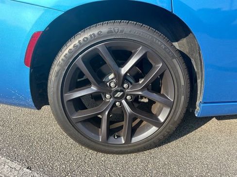 Used 2019 Dodge Charger SXT w/ Blacktop Package RWD image 5