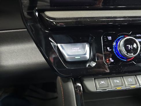 New 2026 GMC Sierra 1500 AT4 w/ Technology Package image 24