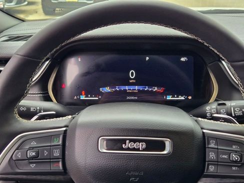 Certified 2024 Jeep Grand Cherokee L Altitude image 34