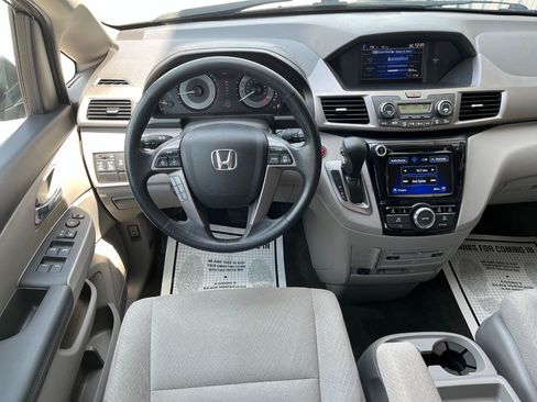 Used 2017 Honda Odyssey SE image 14