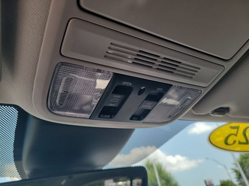 Used 2025 Honda Odyssey Touring image 20