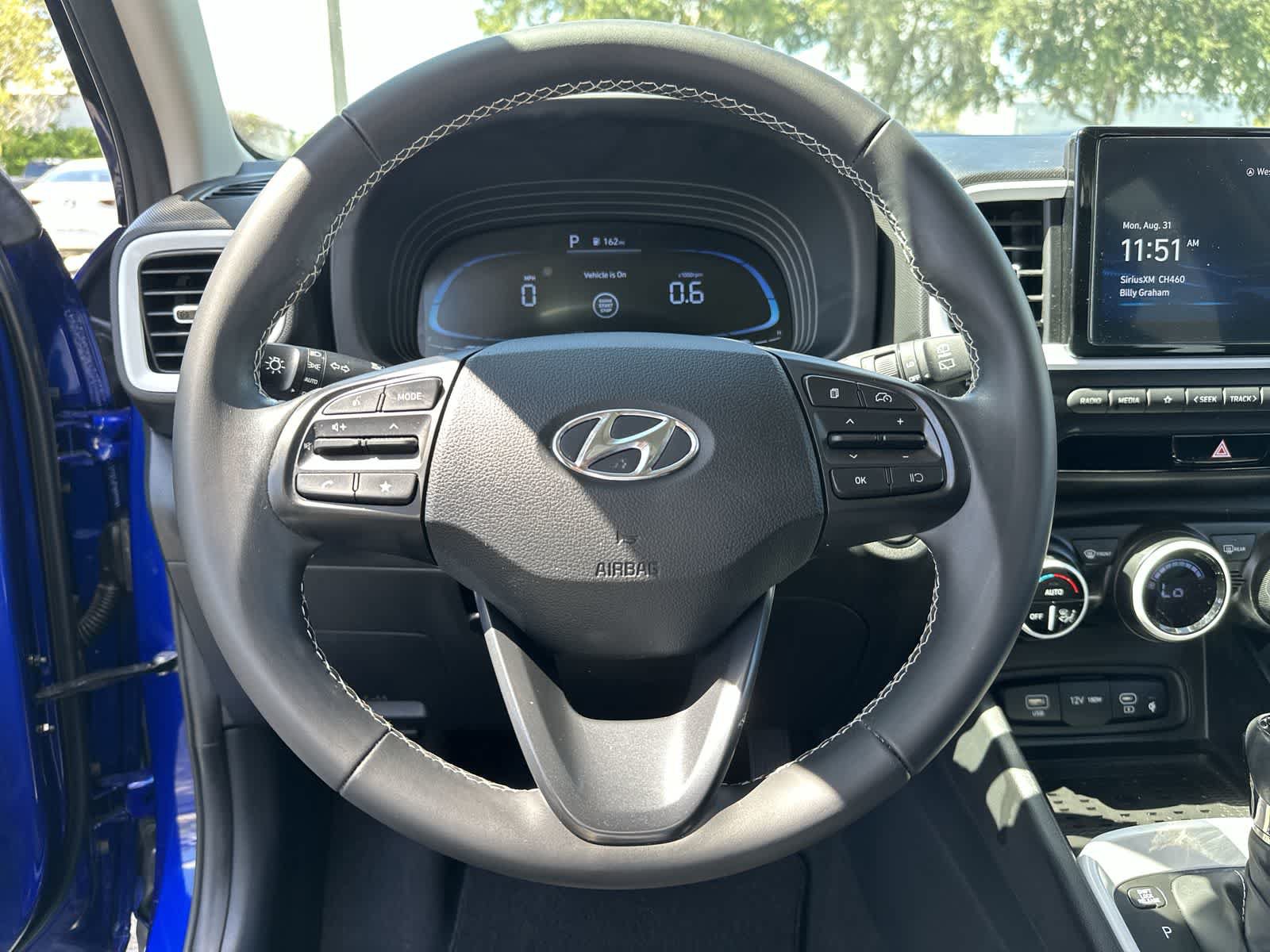 Used 2024 Hyundai Venue Limited FWD image 19
