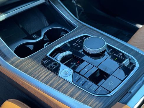 Certified 2024 BMW X7 xDrive40i w/ M Sport Package image 15